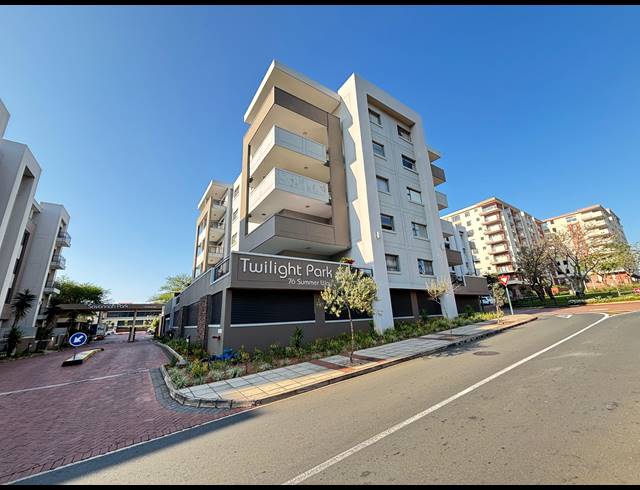 2 BEDROOM APARTMENT FOR SALE IN UMHLANGA RIDGE
